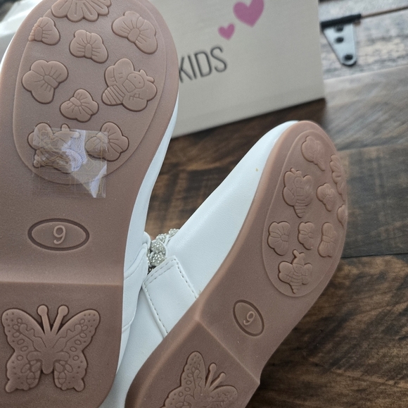 Tip Top Kids Girls MaryJane White Shoe with Rhinestone Strap. Style S187. Size 9 - Picture 5 of 6